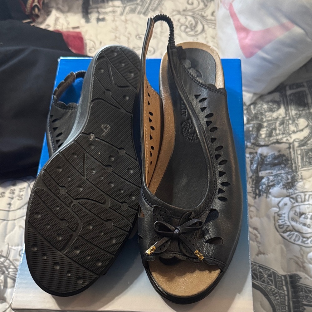Chic Black Slingback Sandals
